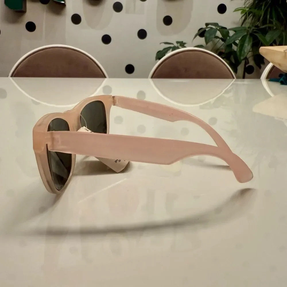 True Vintage Deadstock 80s 90s Pink Frosted Color Changing Wayfarer Sunglasses
